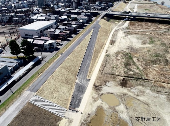 神通川・堤防強化その９及び河道内整備工事