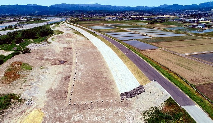 神通川・成子堤防強化その６工事