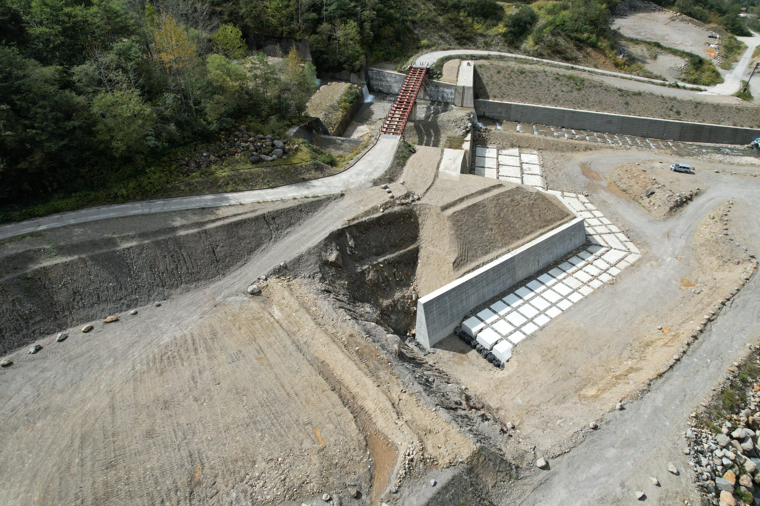 R５　有峰地区渓岸対策（多枝原谷）工事